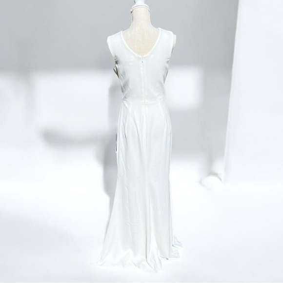 🌻NEW Dress The Population Sandra Off White Crepe Slit Gown Size Medium - Picture 11 of 13